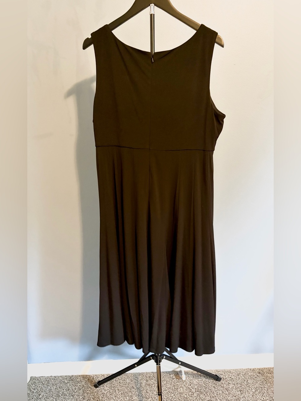 Jessica Howard Little Black Dress- Sleeveless Midi Dress